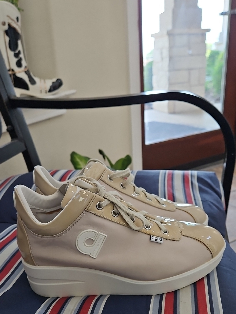 Agile Rucoline Women's Beige Patent Trim Sneaker